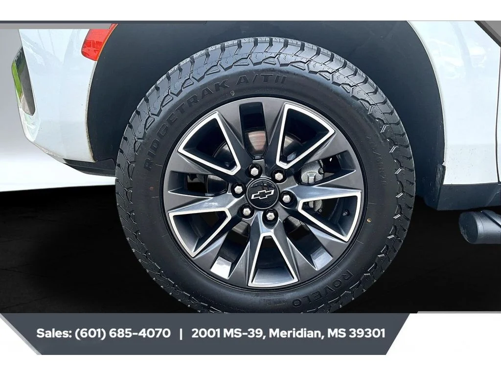 Used 2021 Summit White Chevrolet Z71 image 7