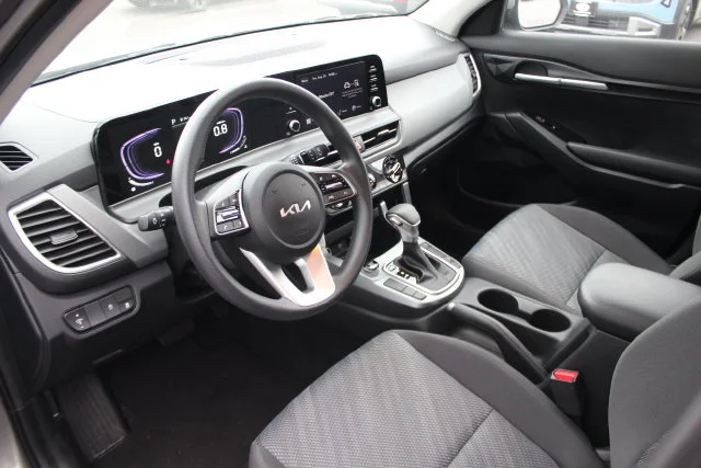 Used 2025 Gray Kia LX image 3