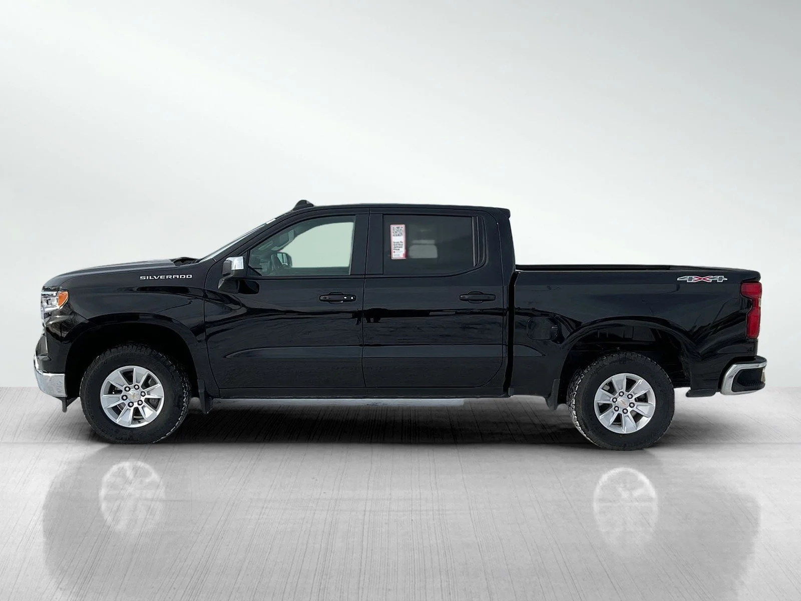 Used 2025 Chevrolet Silverado 1500 LT with VIN 1GCUKDEDXSZ134513 for sale in Brainerd, Minnesota