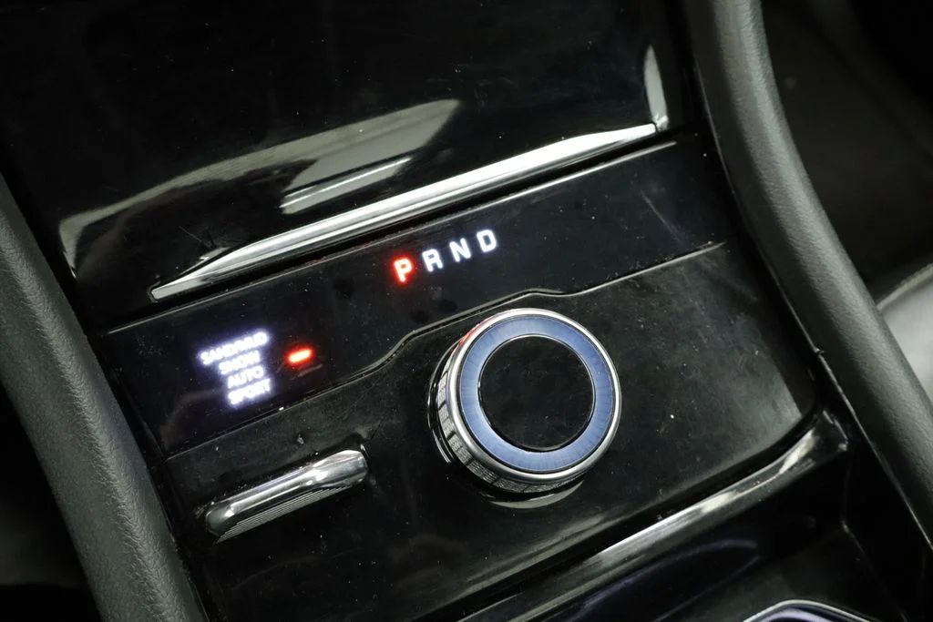 Used 2022 White Jeep Limited image 34