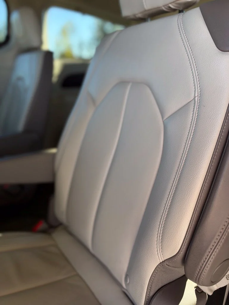 Used 2017 Tusk White Chrysler Touring L image 38