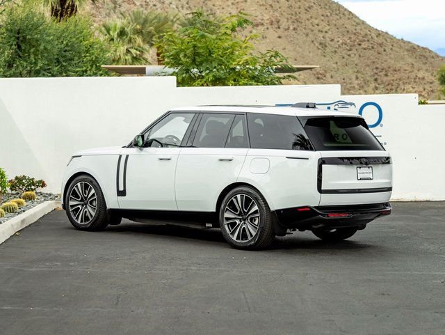 New 2026 Fuji White Land Rover SE image 9