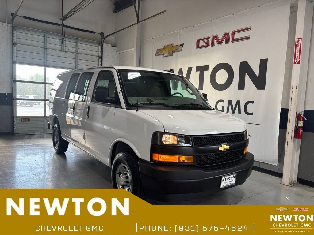 2025 Chevrolet Express 2500 Work Van HD's photo
