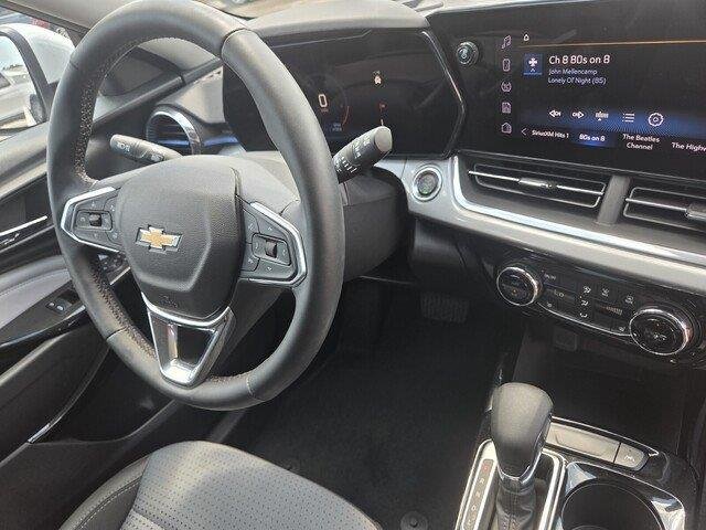 Used 2024 Summit White Chevrolet LT image 29