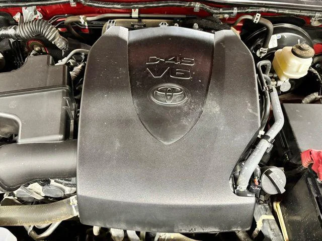 Used 2022 BARCELONA RED MET. Toyota  image 24