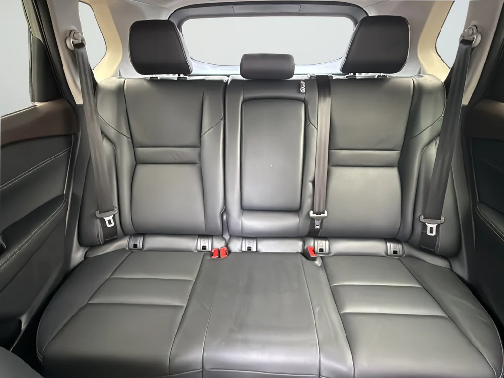 Used 2023 Gray Nissan SL image 21