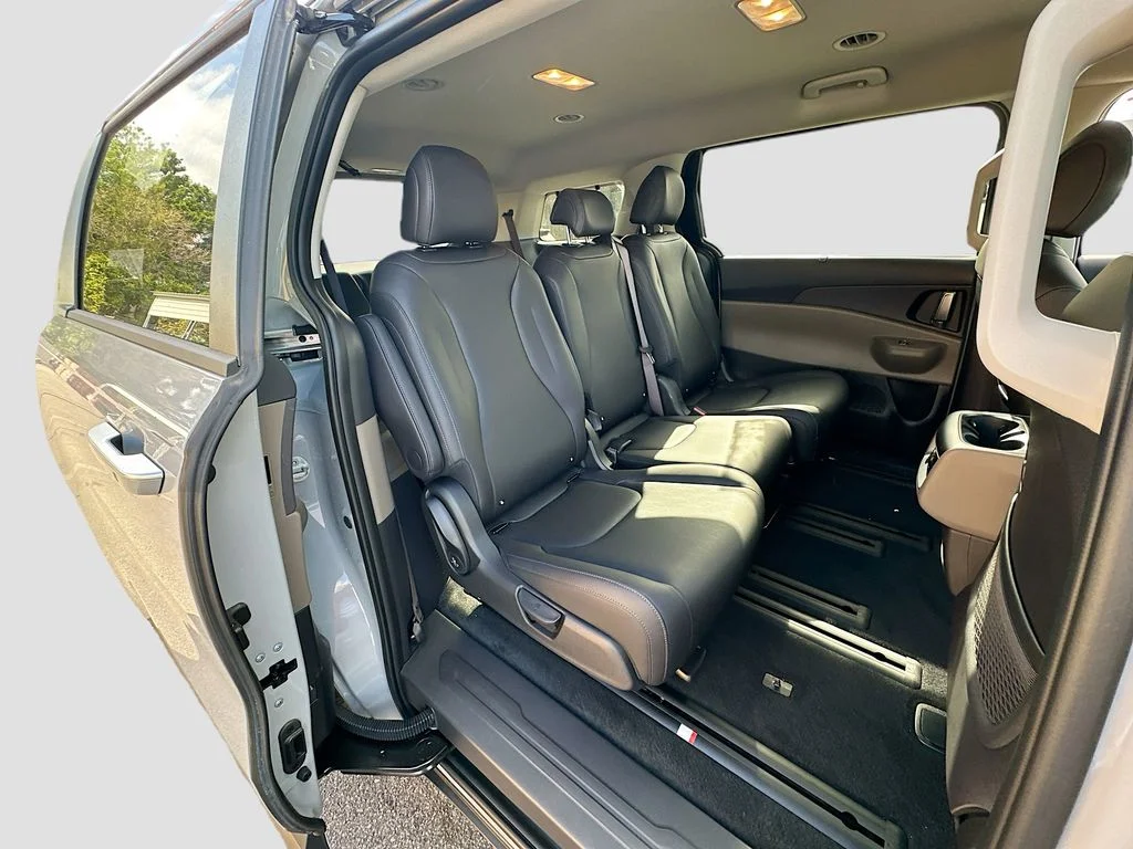 New 2026 Ceramic Silver Kia EX image 28