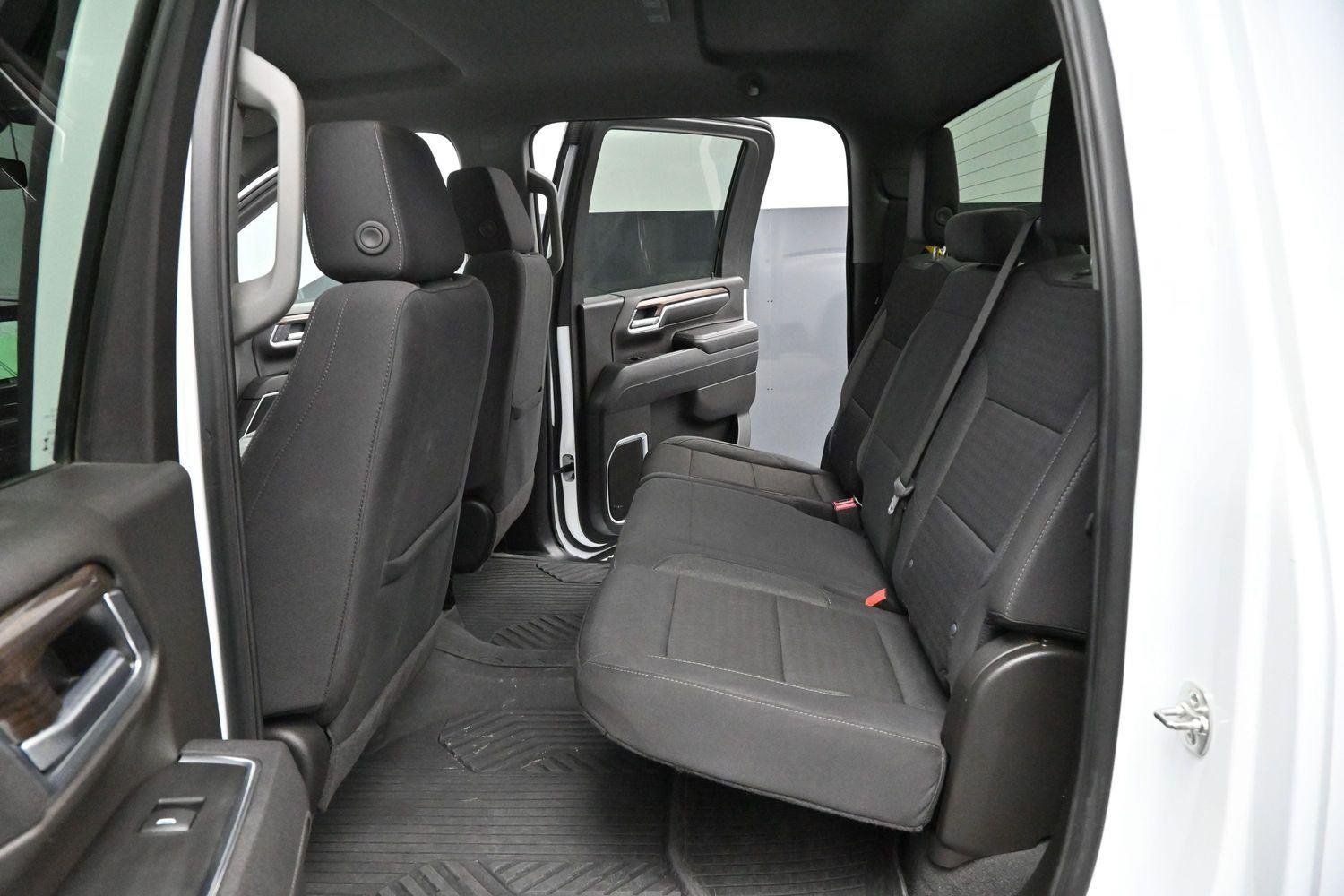 Used 2025 Summit White Chevrolet LT image 31