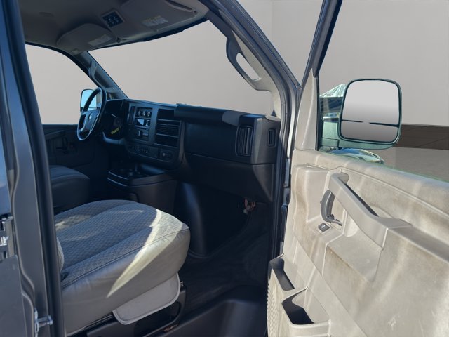 Used 2016 Cyber Gray Metallic Chevrolet LT image 25