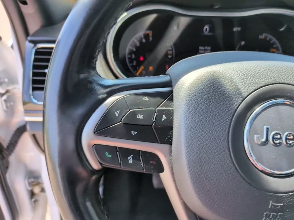 Used 2020 White Jeep Overland image 19