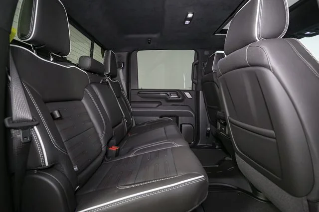Used 2024 White GMC AT4X image 20