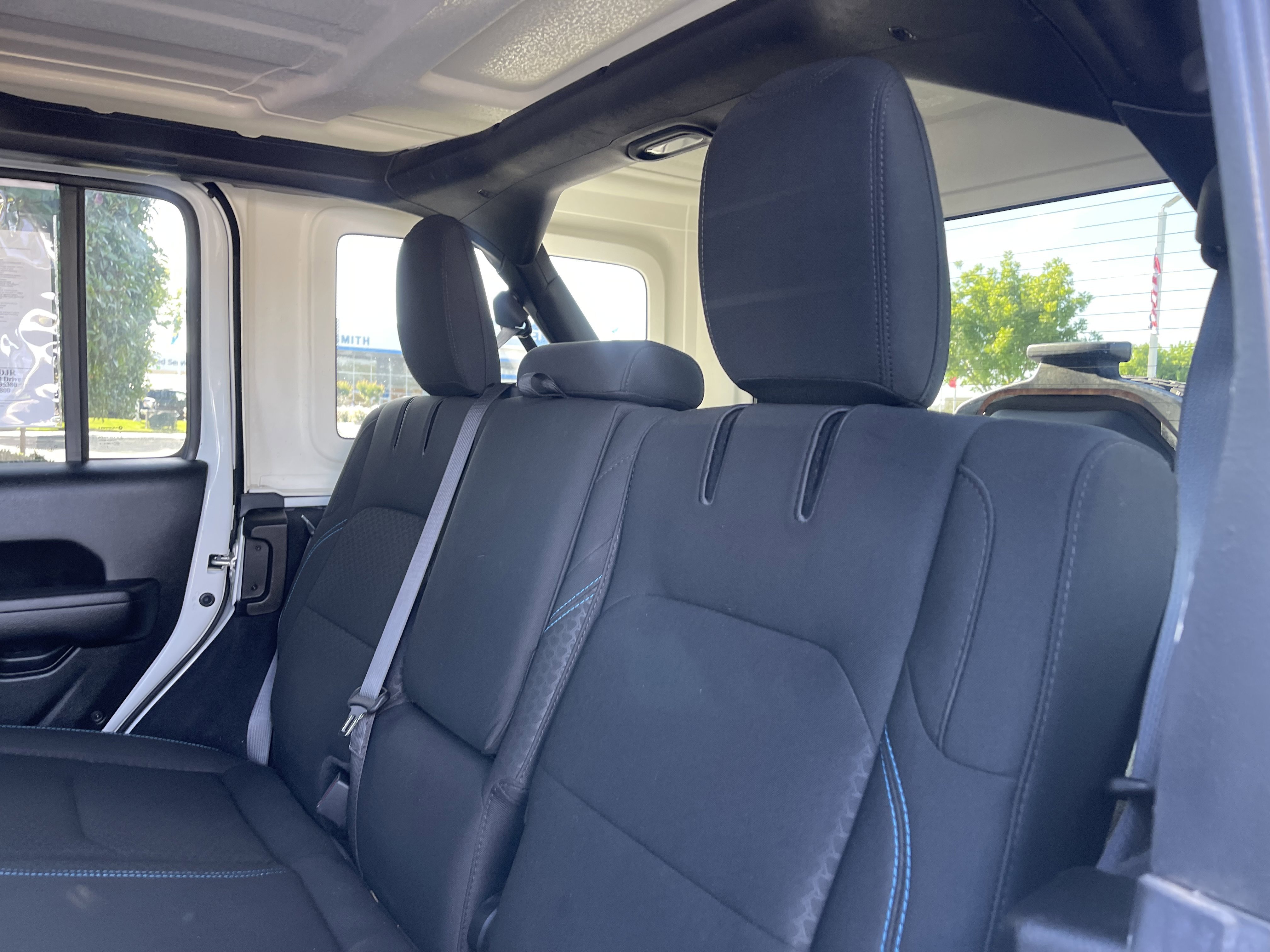 Used 2024 White/off-white Jeep Rubicon 4xe image 17