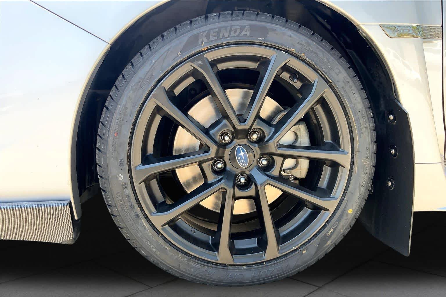 Used 2020 Ice Silver Metallic Subaru Premium image 11