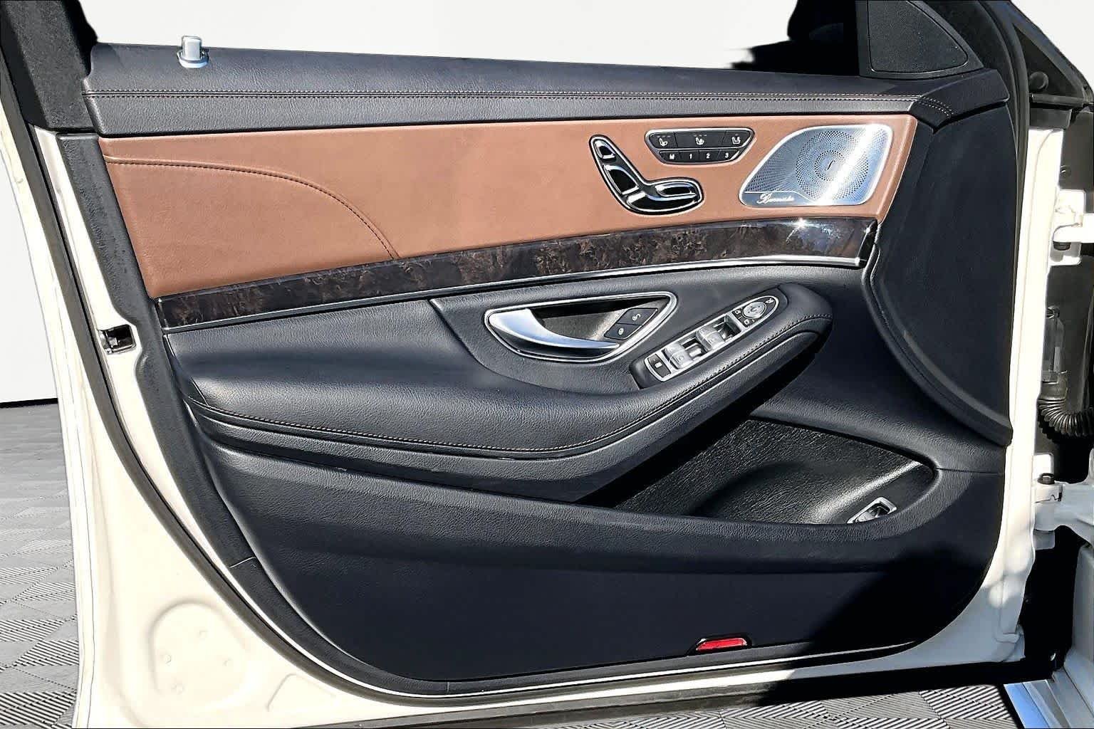 Used 2017 designo Diamond White Metallic Mercedes-Benz S 550 image 22
