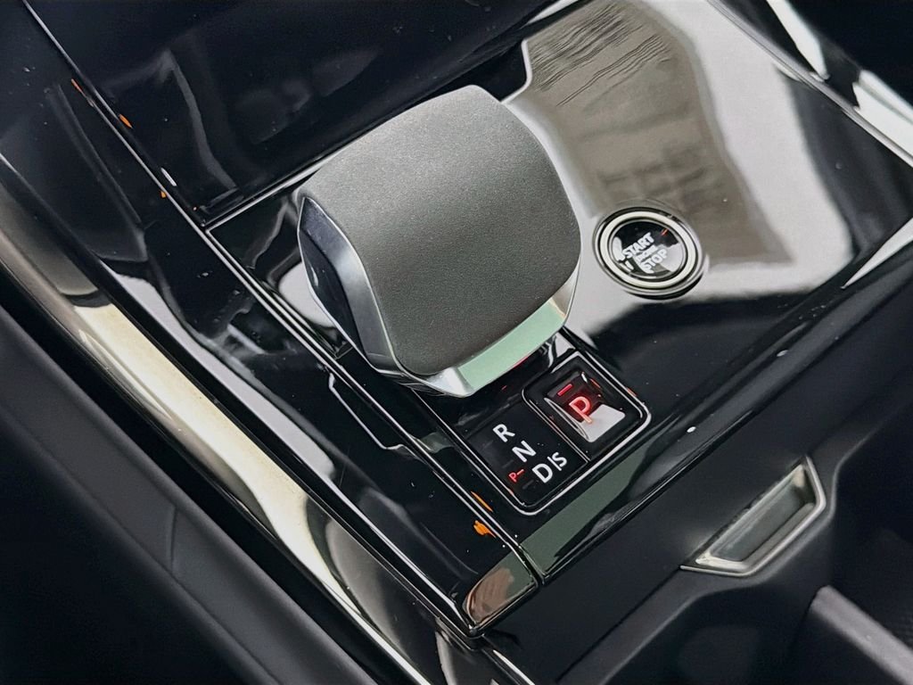 Certified Used 2024 Gray Land Rover SE image 17