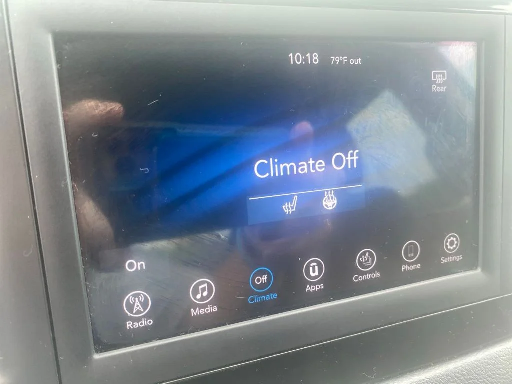 Used 2019 Brilliant Black Crystal Pearlcoat Chrysler Touring L image 12