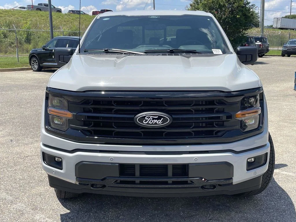 New 2026 White Ford XLT image 8