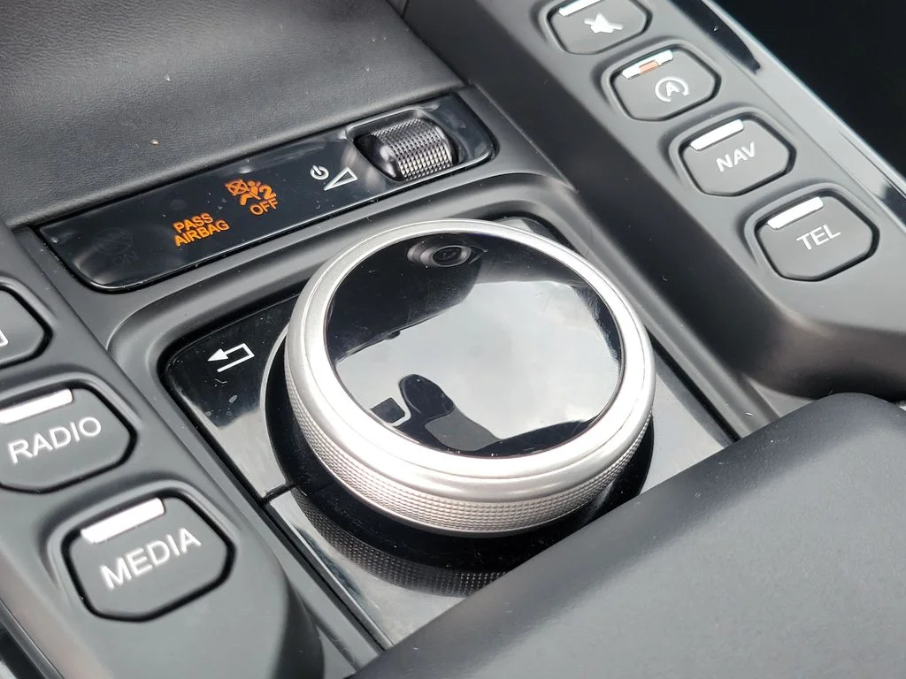 Used 2023 Q Cosmos Orange Aston Martin  image 31