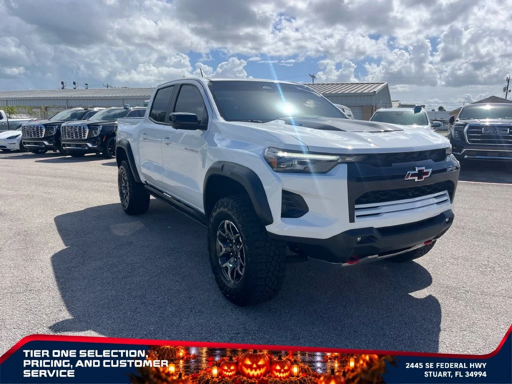 Used 2025 Summit White Chevrolet ZR2 image 3