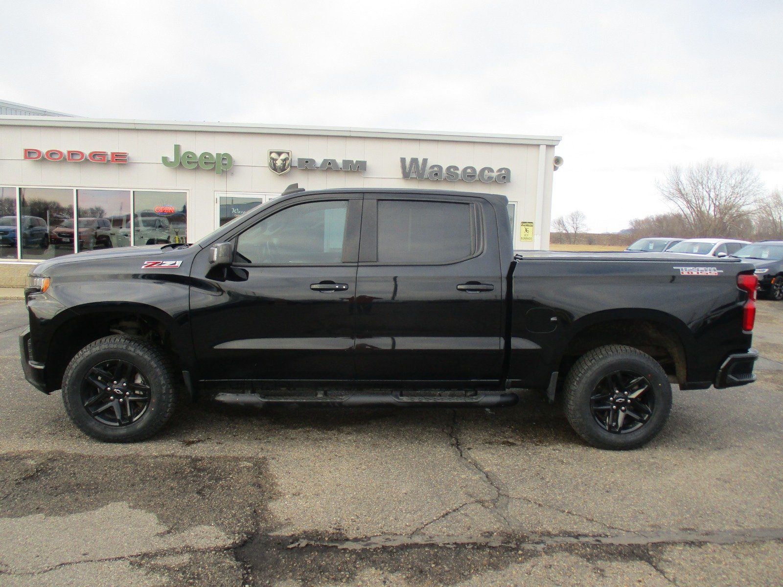 Used 2020 Chevrolet Silverado 1500 LT Trail Boss with VIN 1GCPYFEL9LZ293801 for sale in Waseca, Minnesota