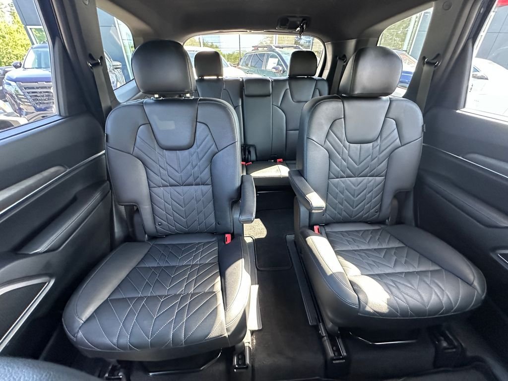 Used 2024 Black Kia EX X-Line image 23