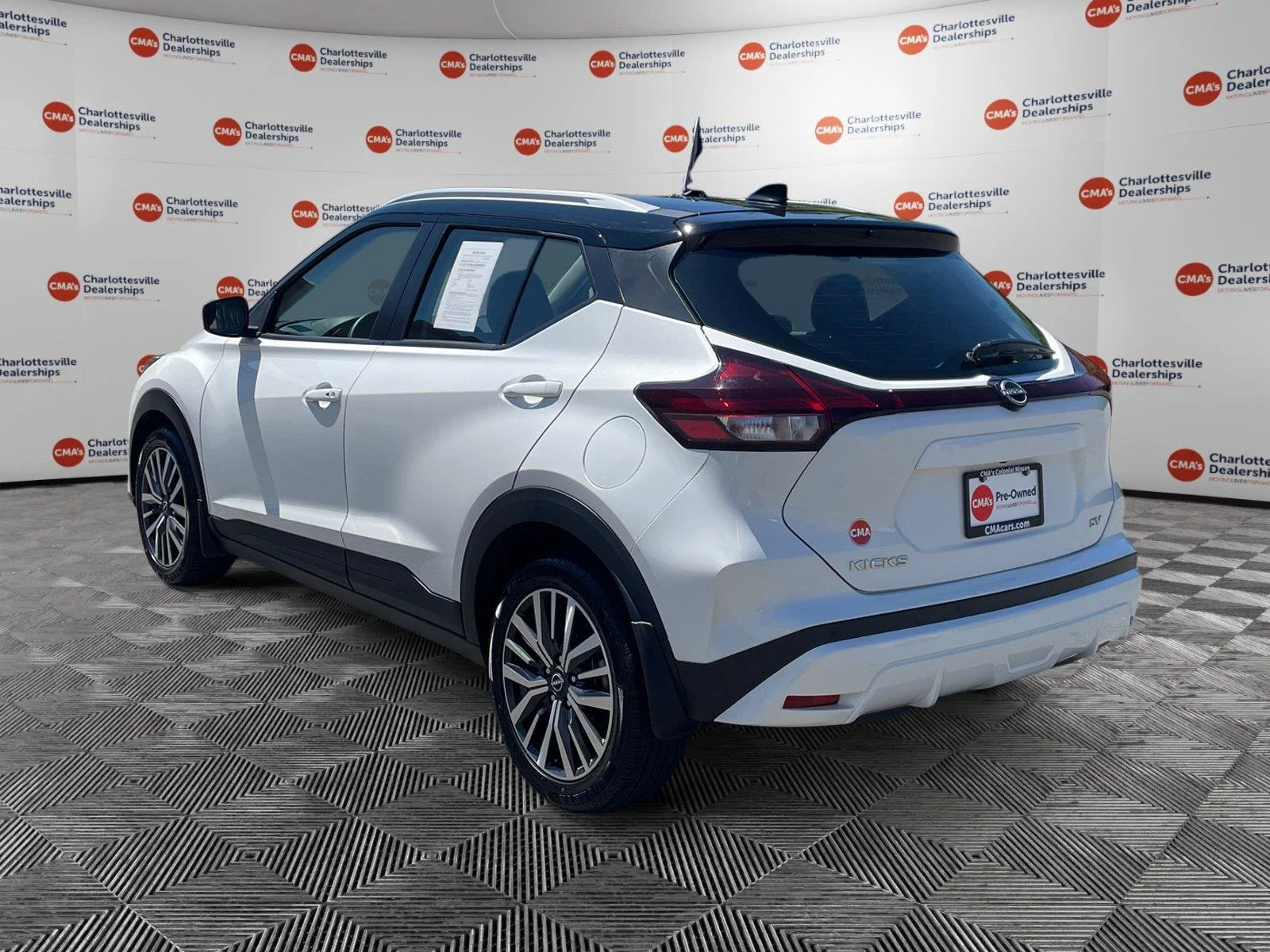 Used 2023 Aspen White Tricoat/Super Black Nissan SV image 3