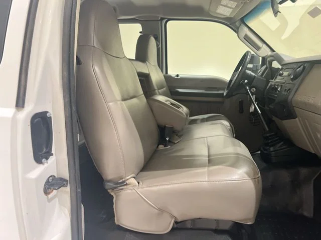 2008 Ford F-550 - Photo 21