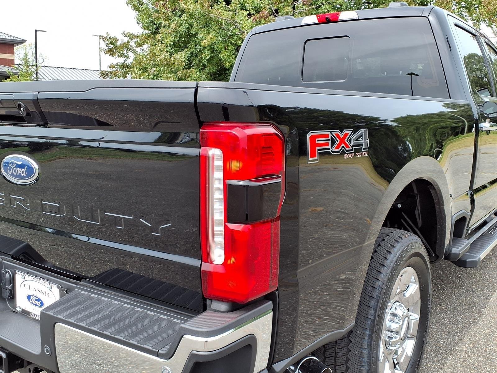 New 2026 Agate Black Metallic Ford F-250® Lariat® image 18