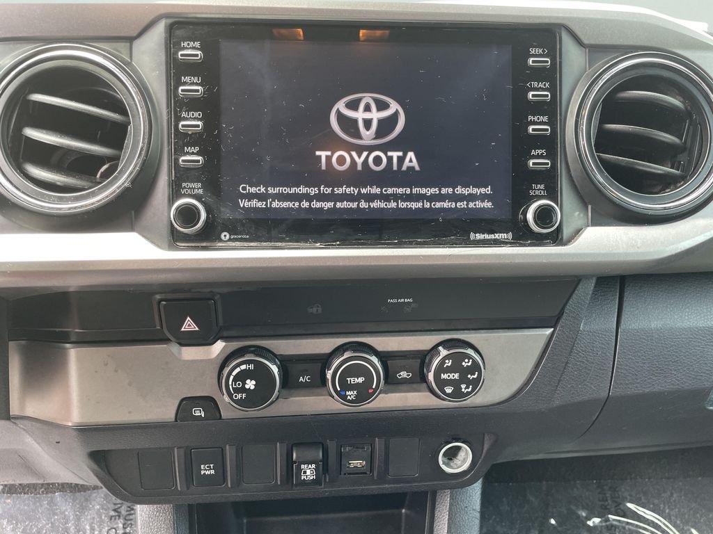 Used 2020  Toyota SR5 image 17