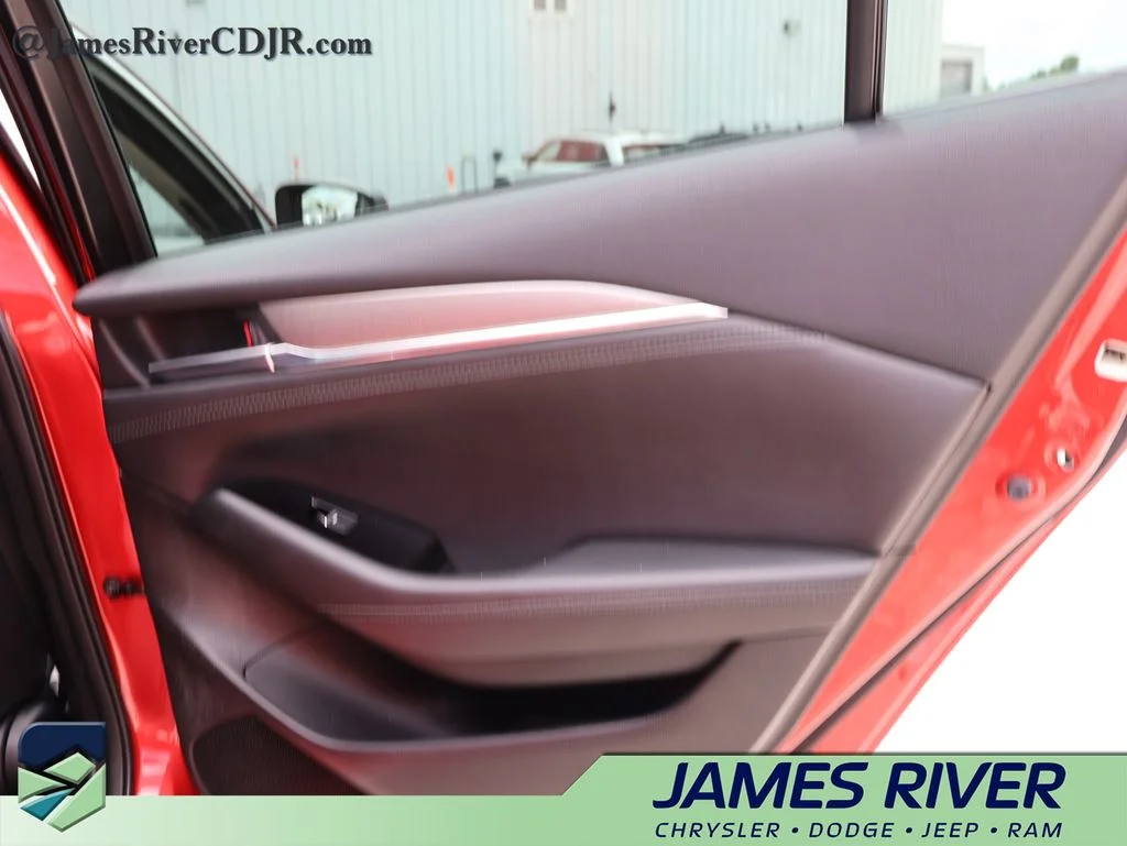 Used 2018 Red Mazda Sport image 11