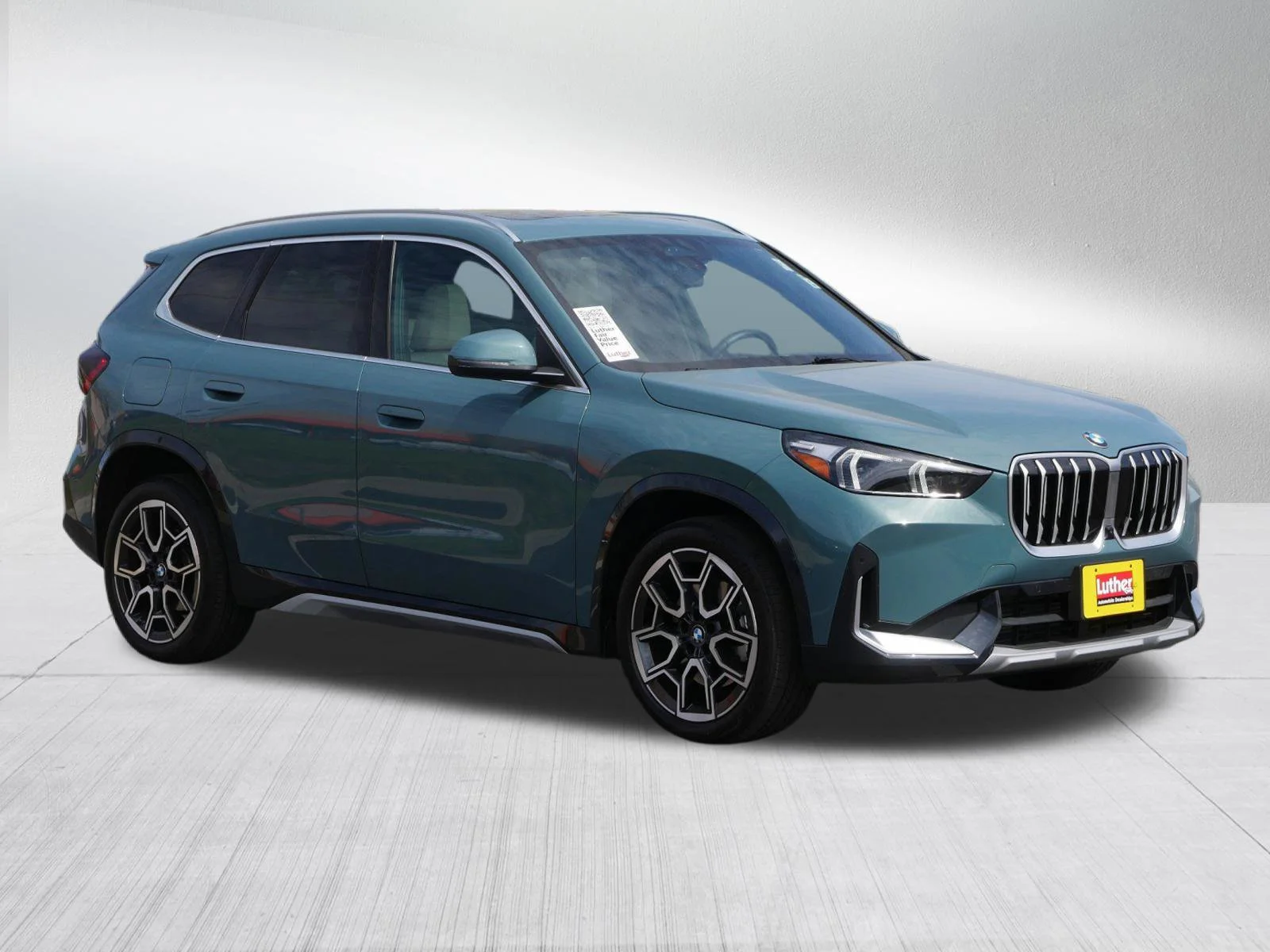 2025 BMW X1 xDrive28i's photo