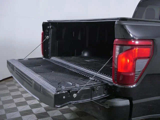 Used 2024 Black Ford XLT image 10