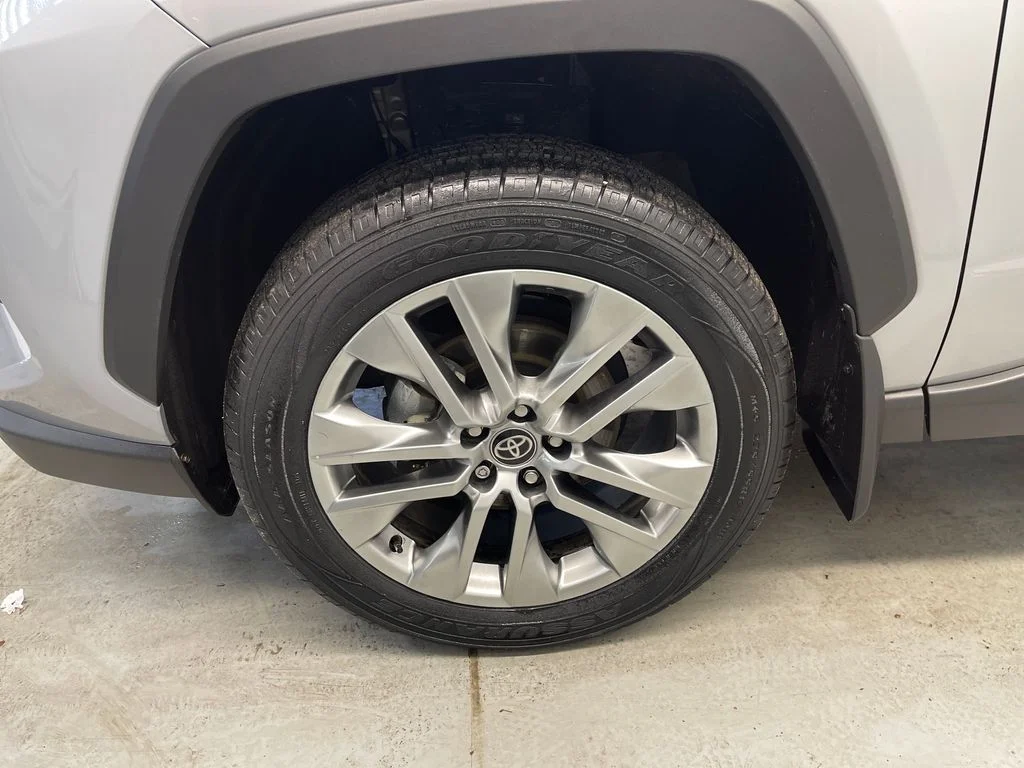 Used 2024 Silver Toyota XLE Premium image 10