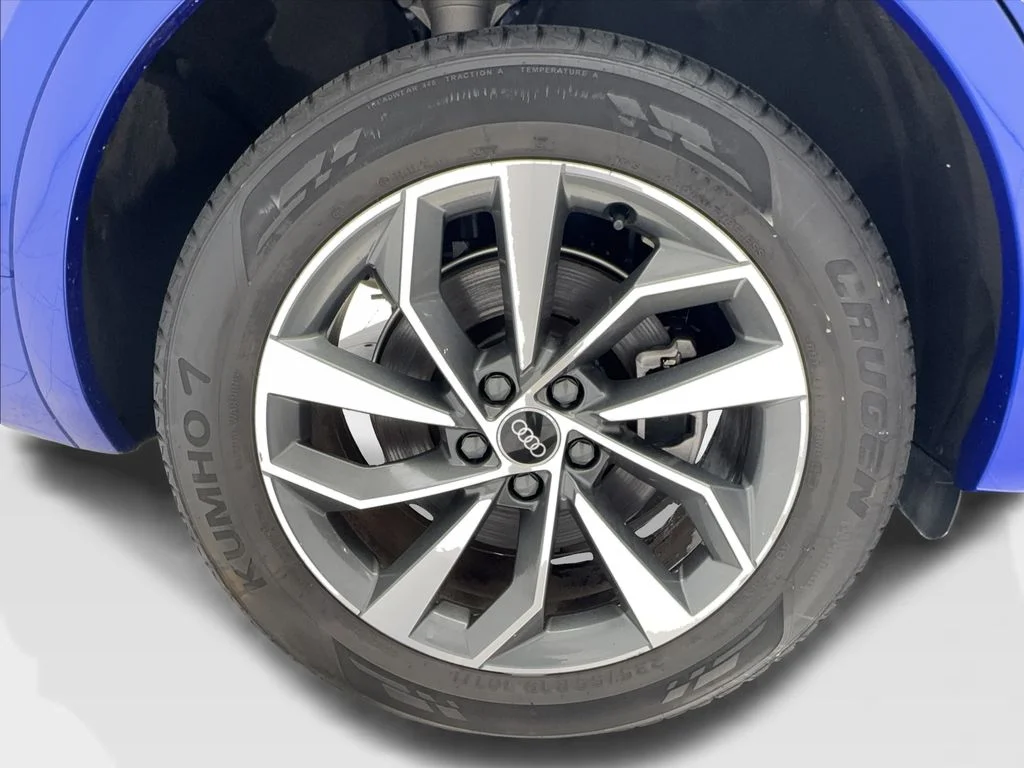 Used 2022 Blue Audi  image 16