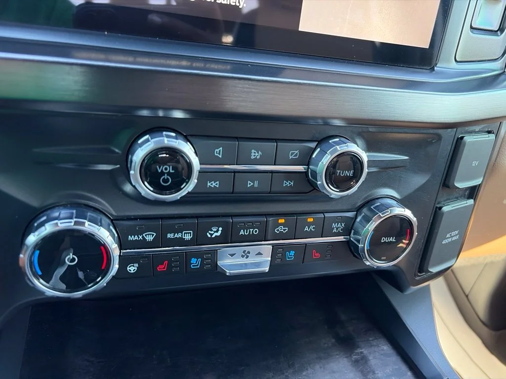 Used 2024 Oxford White Ford Lariat image 30