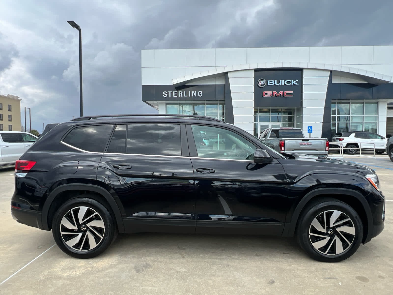 2024 Volkswagen Atlas SE w/Tech