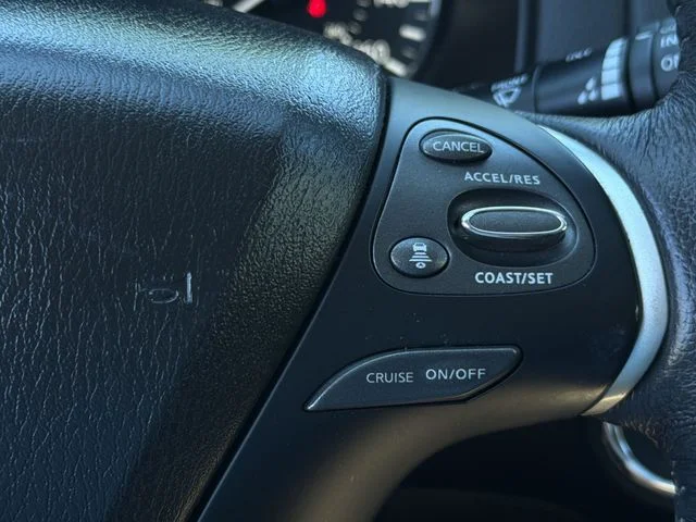 Used 2018 Silver Nissan Platinum image 33