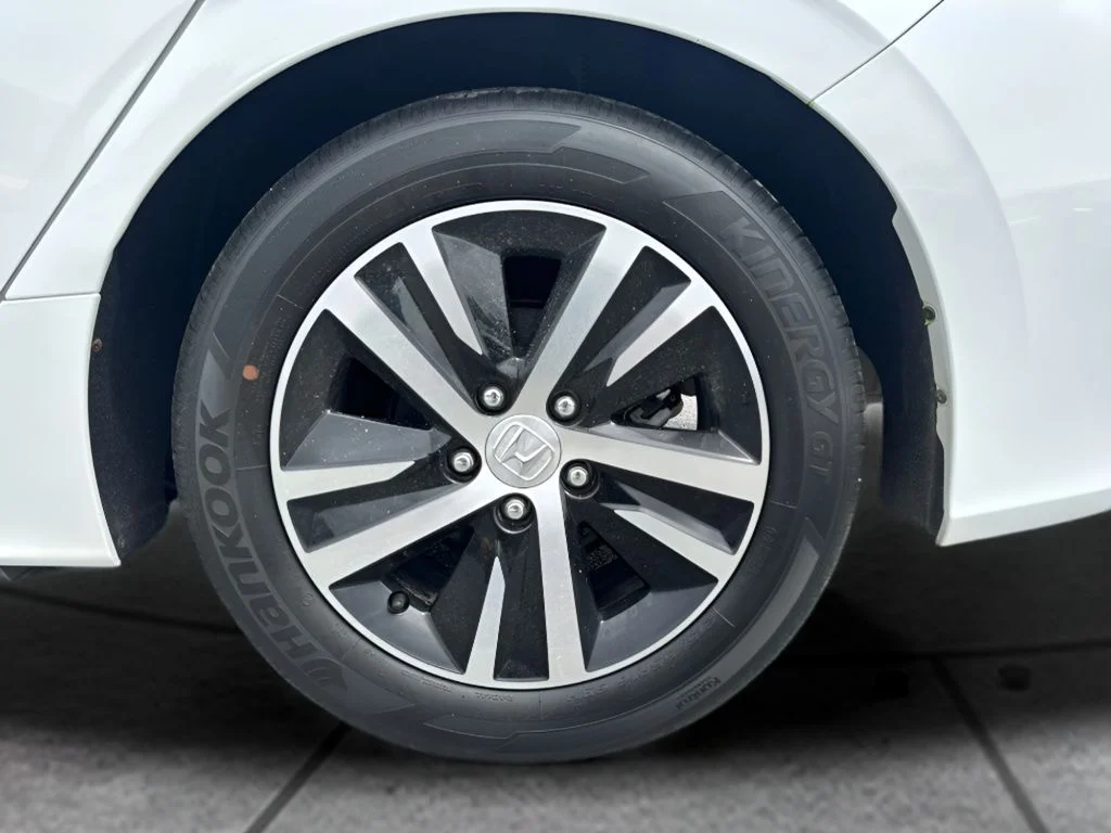 Used 2024 White Honda LX image 30