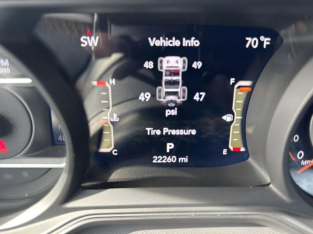 Used 2025 White Jeep Sahara image 20