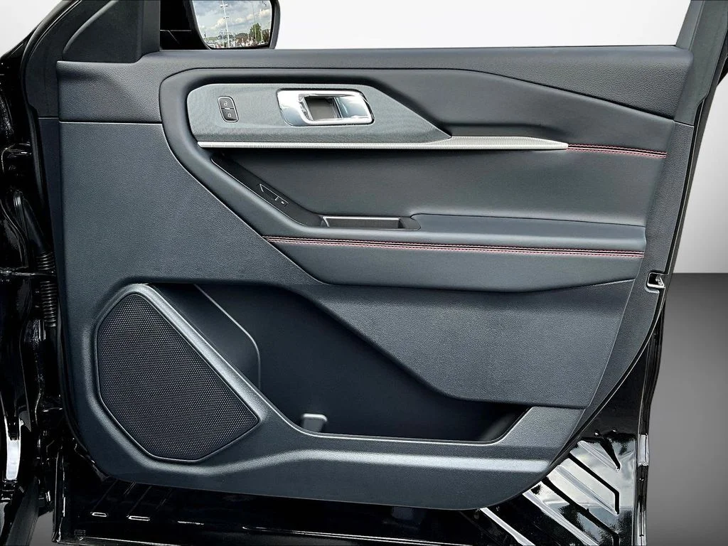 New 2026 Agate Black Metallic Ford ST-Line image 32