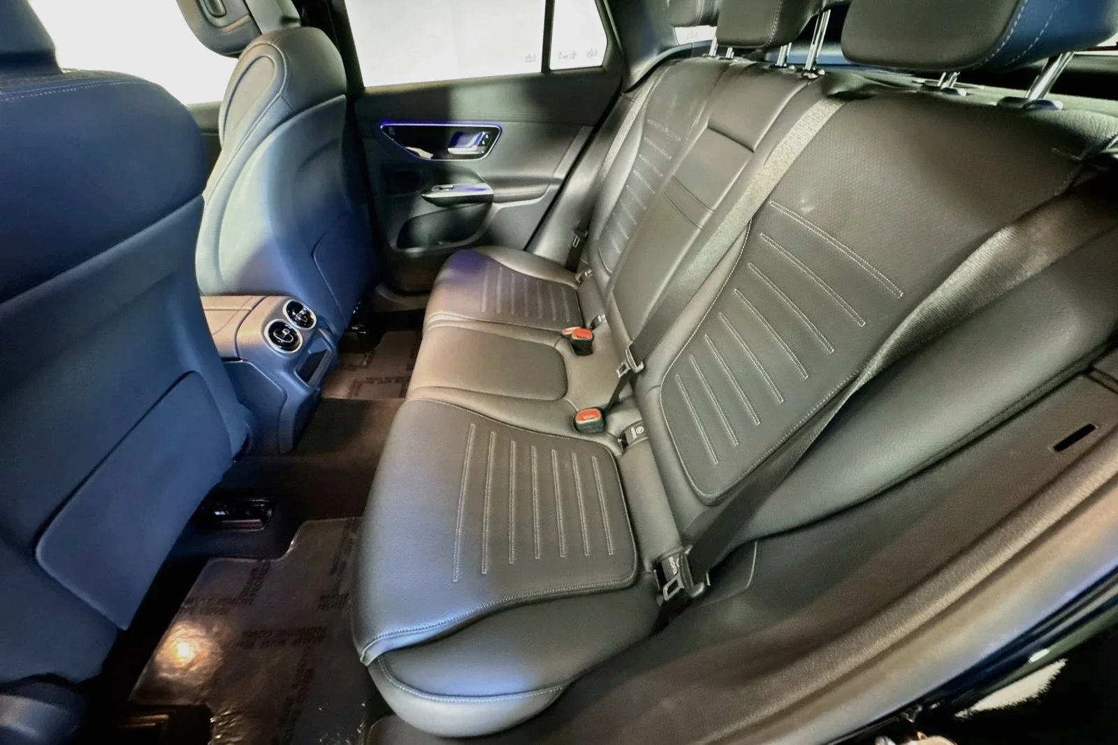 Used 2026 Black Mercedes-Benz GLC 300 image 22