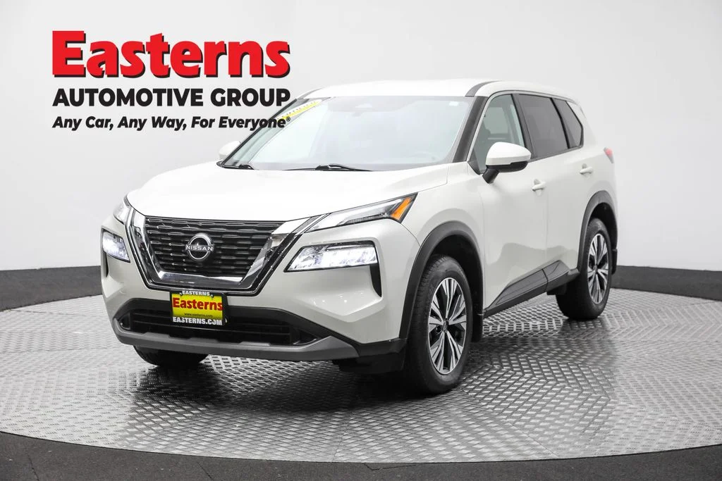 Used 2022 White Nissan SV image 1