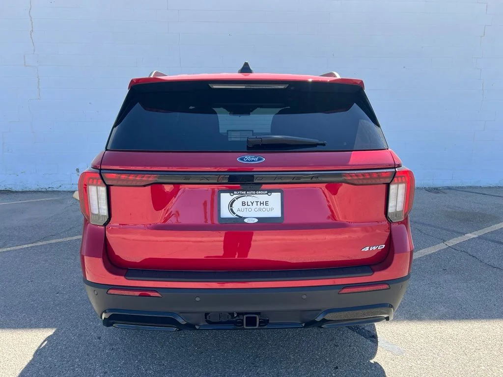 New 2026 Rapid Red Metallic Tinted Clearcoat Ford ST-Line image 4