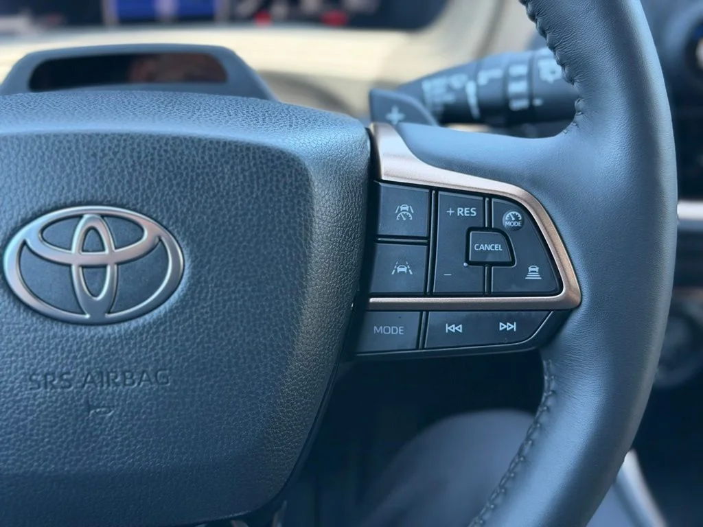 Used 2025  Toyota MAX Platinum image 27