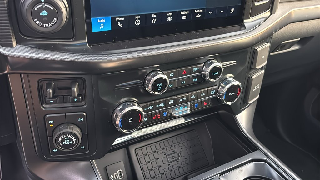 New 2026 Carbonized Gray Metallic Ford Lariat image 18