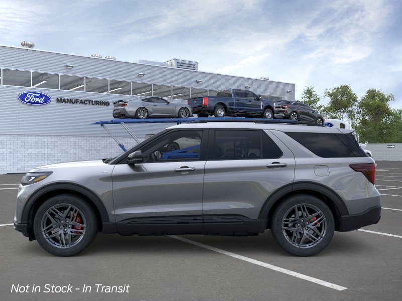 New 2026 Carbonized Gray Metallic Ford ST-Line image 3