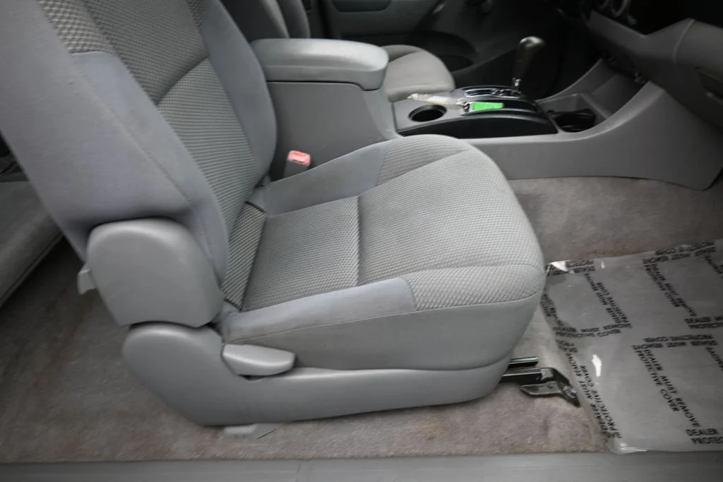 Used 2007 Silver Streak Mica Toyota Base image 32