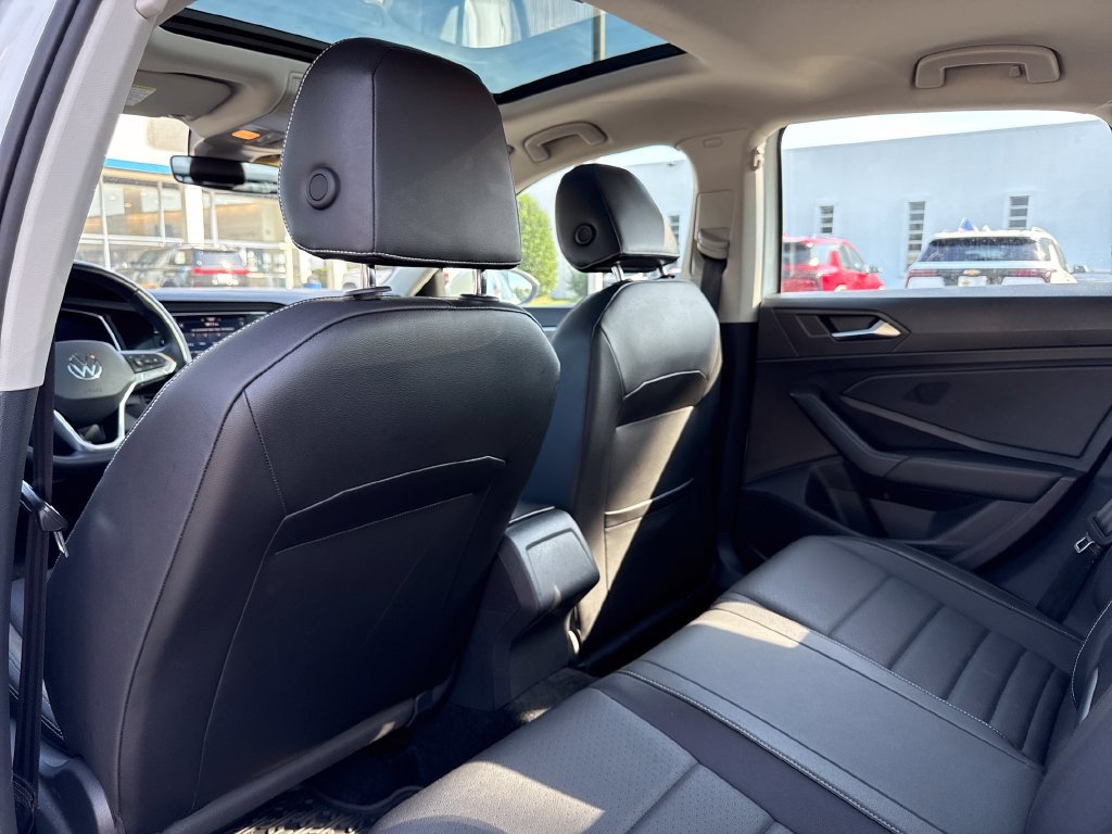 Used 2022 White Volkswagen 1.5T SE image 18