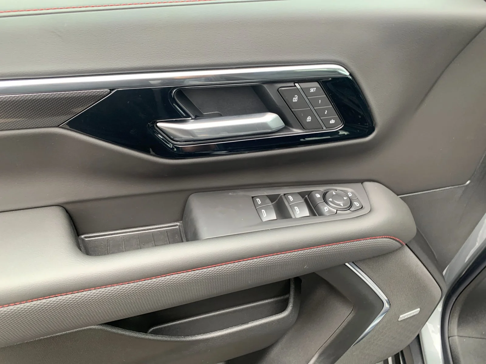 2026 Chevrolet Tahoe RST - Photo 12