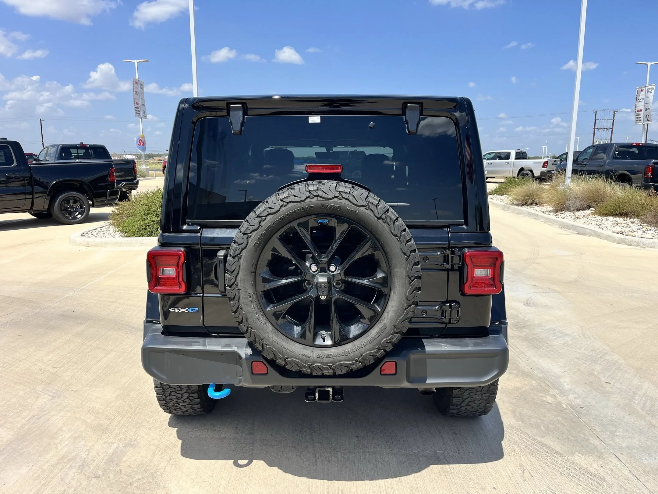 Used 2022 Black Jeep Unlimited Sahara 4xe image 4